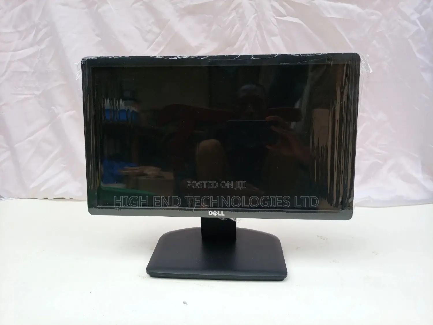 Dell 19 Inches Wide HD