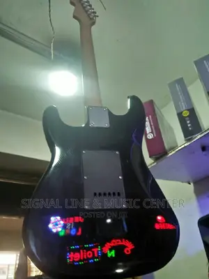 Fender Solo or Eletric Guitar 22 Guitar