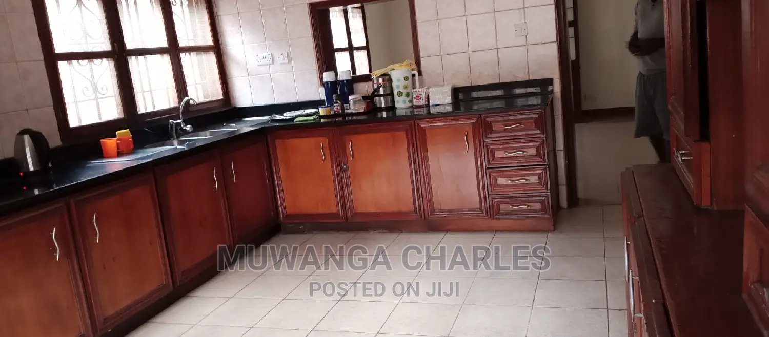 4bdrm Bungalow in Fs Properties Ltd, Kampala for Rent