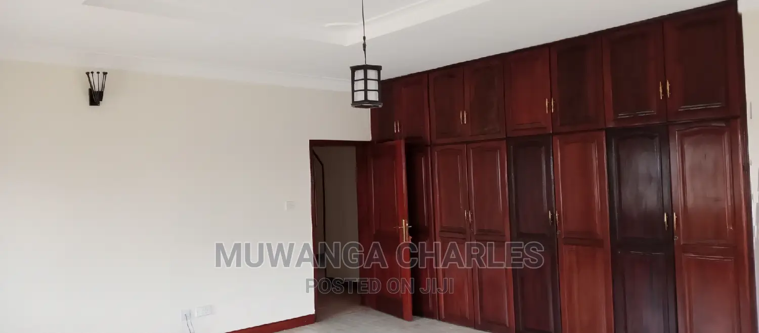 4bdrm Bungalow in Fs Properties Ltd, Kampala for Rent