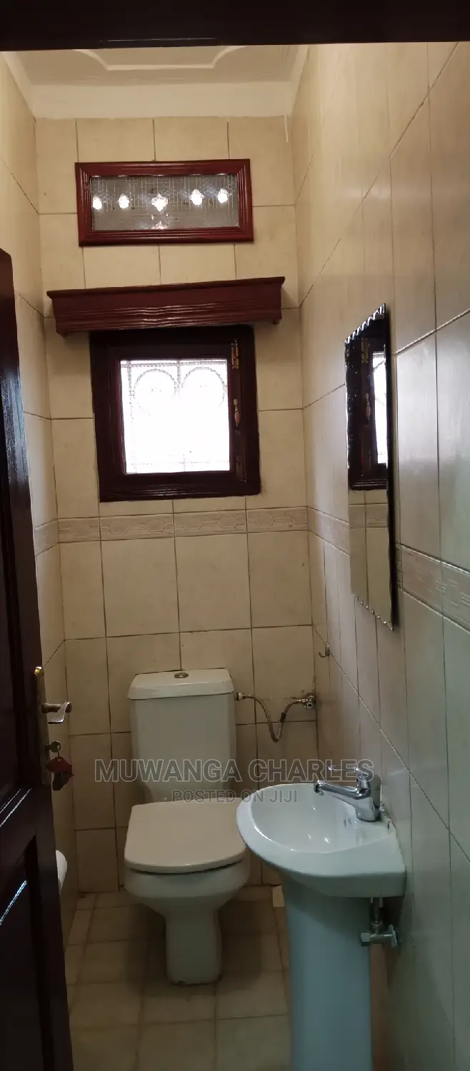 4bdrm Bungalow in Fs Properties Ltd, Kampala for Rent