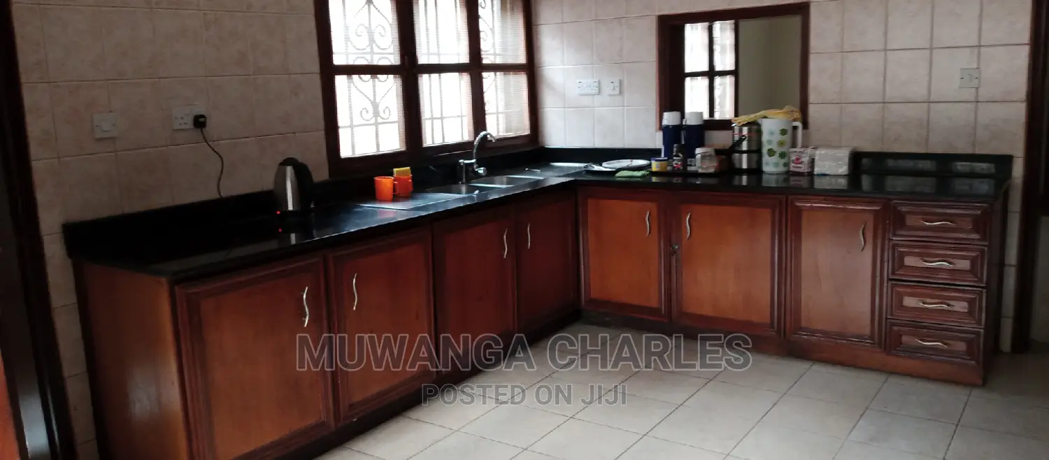 4bdrm Bungalow in Fs Properties Ltd, Kampala for Rent