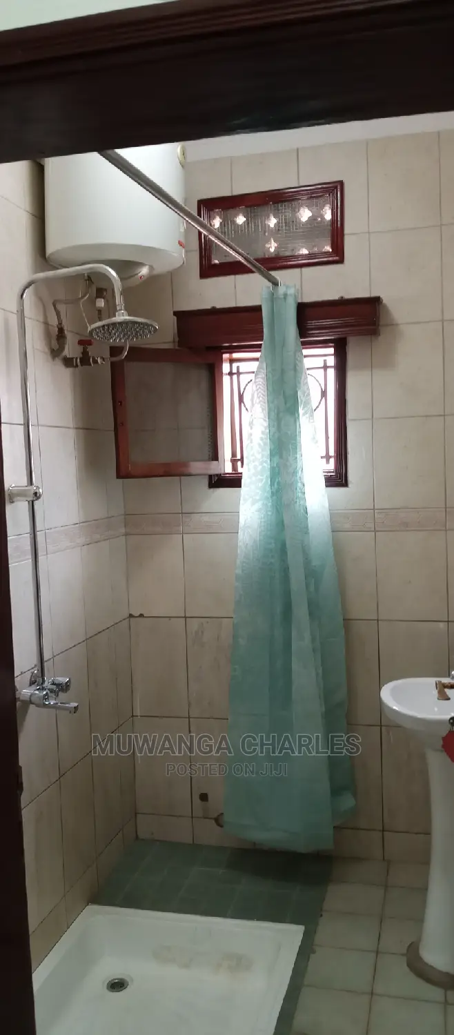 4bdrm Bungalow in Fs Properties Ltd, Kampala for Rent