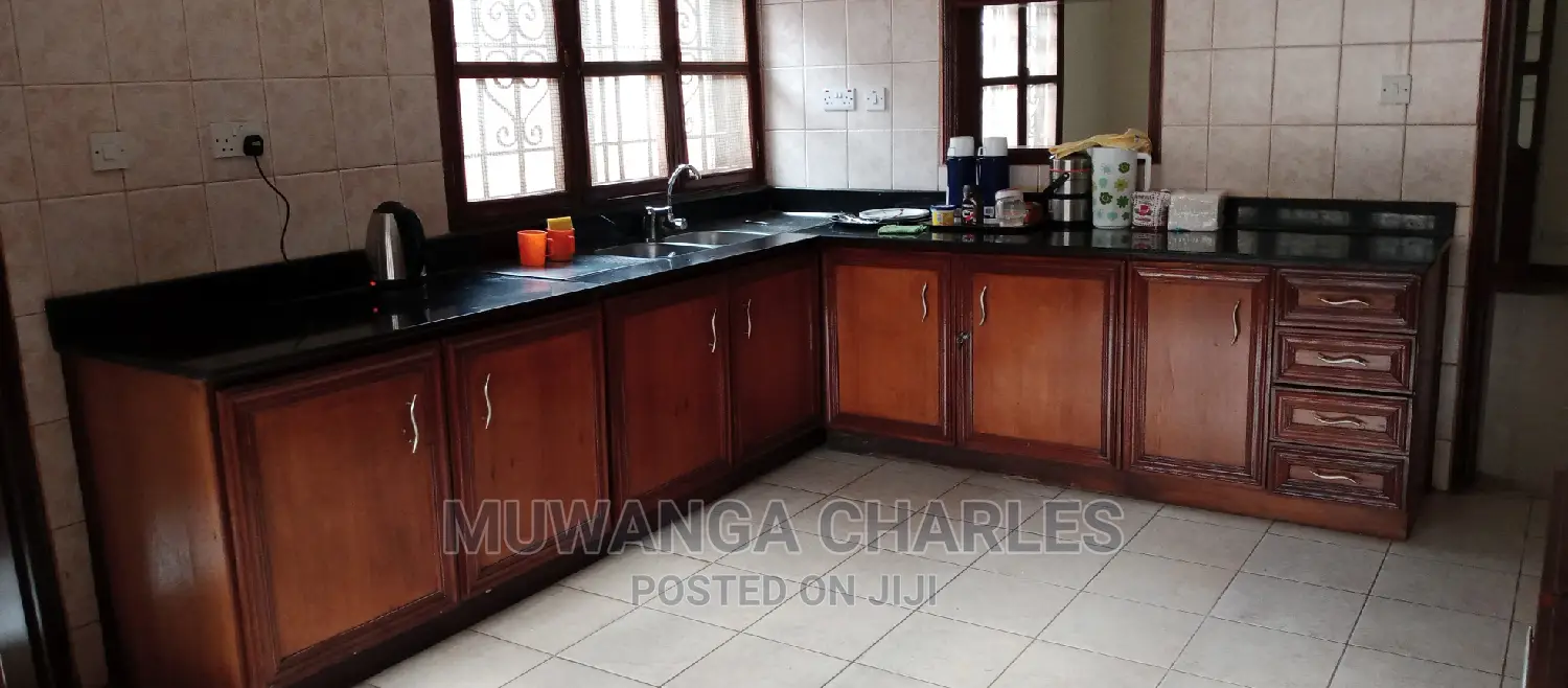 4bdrm Bungalow in Fs Properties Ltd, Kampala for Rent