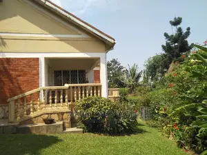 6bdrm Bungalow in Naguru, Kampala for Rent