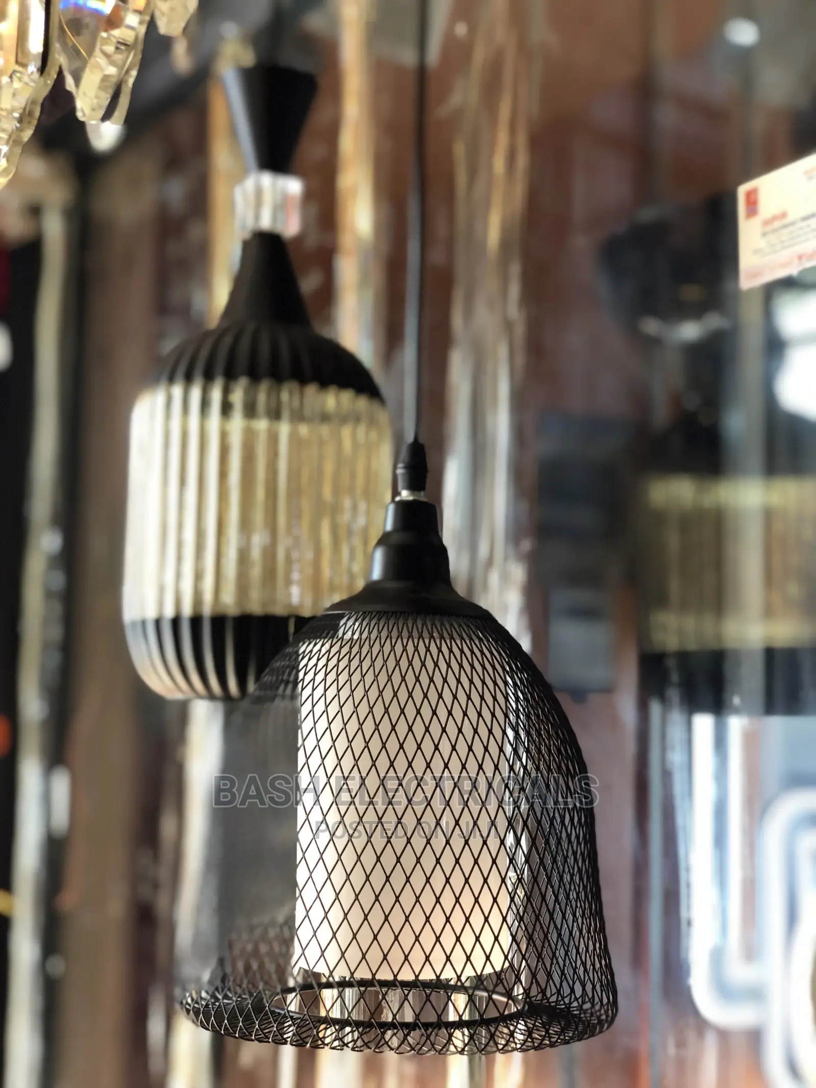 Unique Pendant Holder