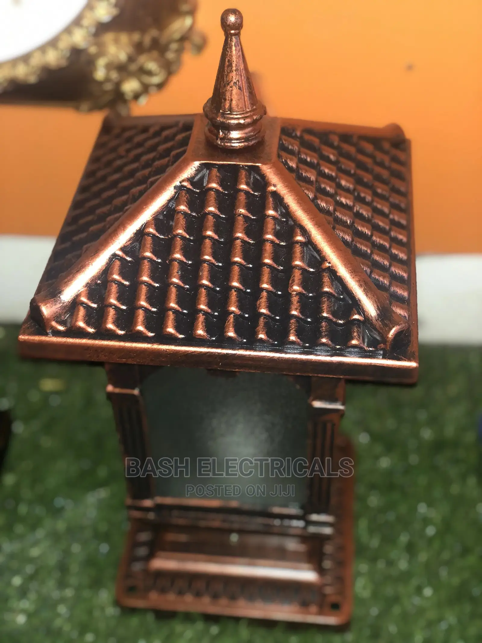 Unique Design Gate Light