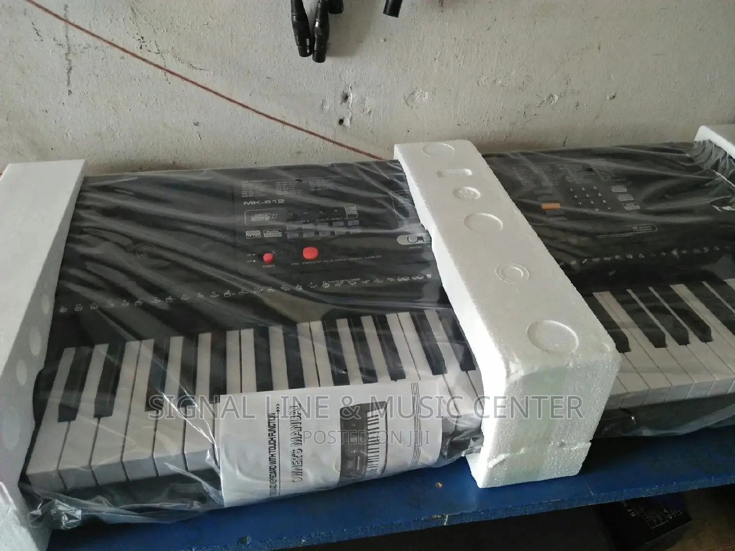 Mk- 812 Keyboard Have 61keys