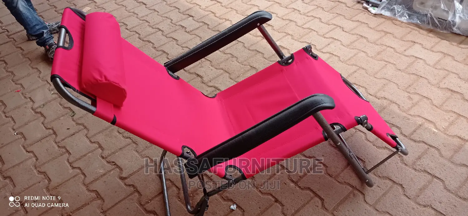 Foldable Beach Chair Red Colour