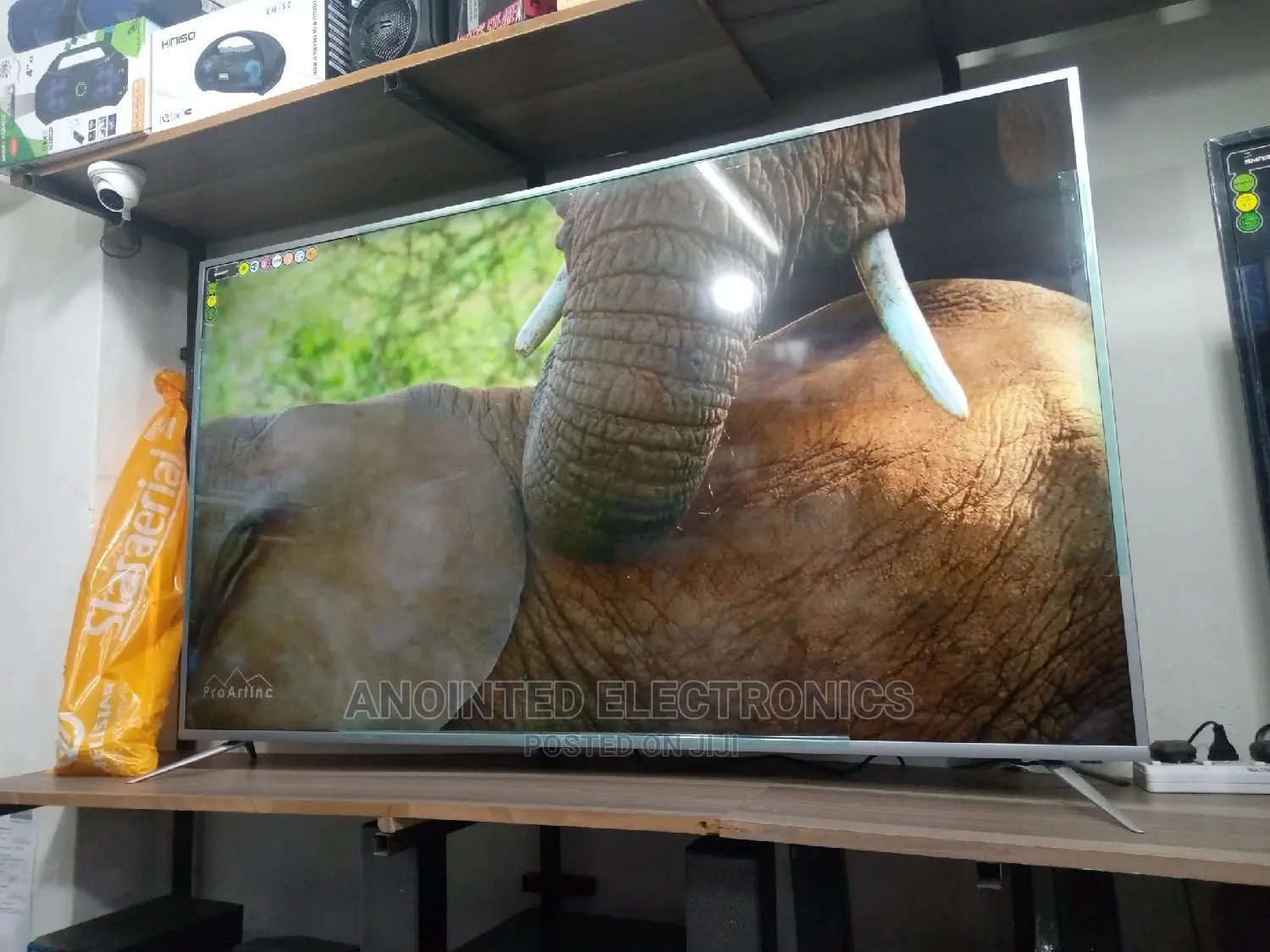 Its a Smart Android 4k 65" With a Clear Free to Air Picture
