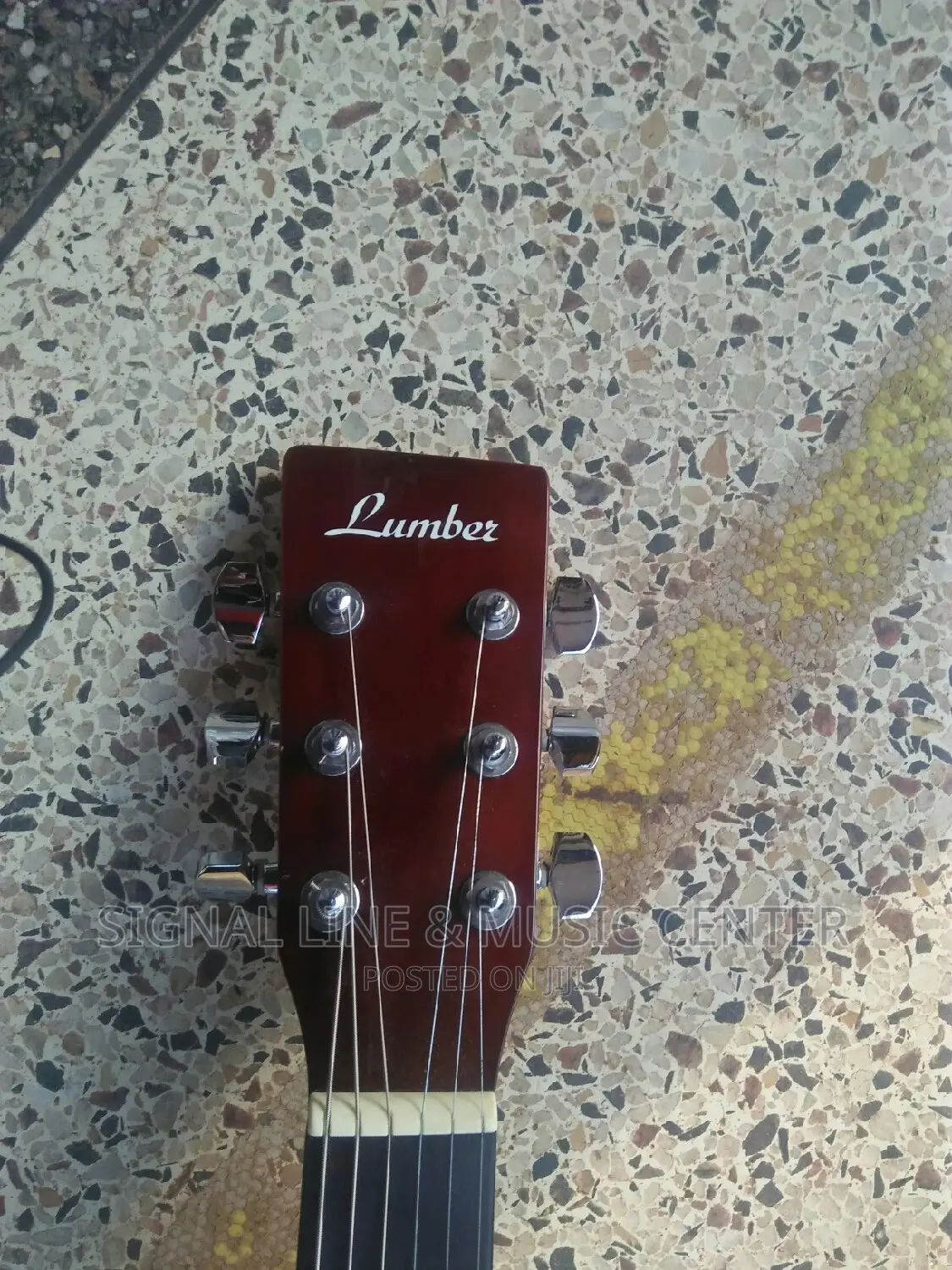 Lumbes Acoustic Guiter Non Powered