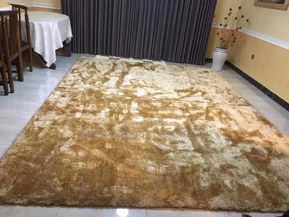 Shaggy Center Carpet