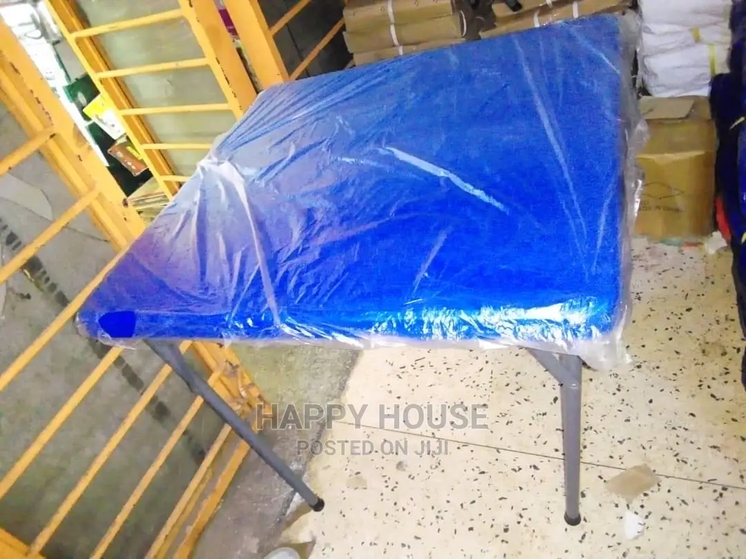 Foldable Strong Plastic Table
