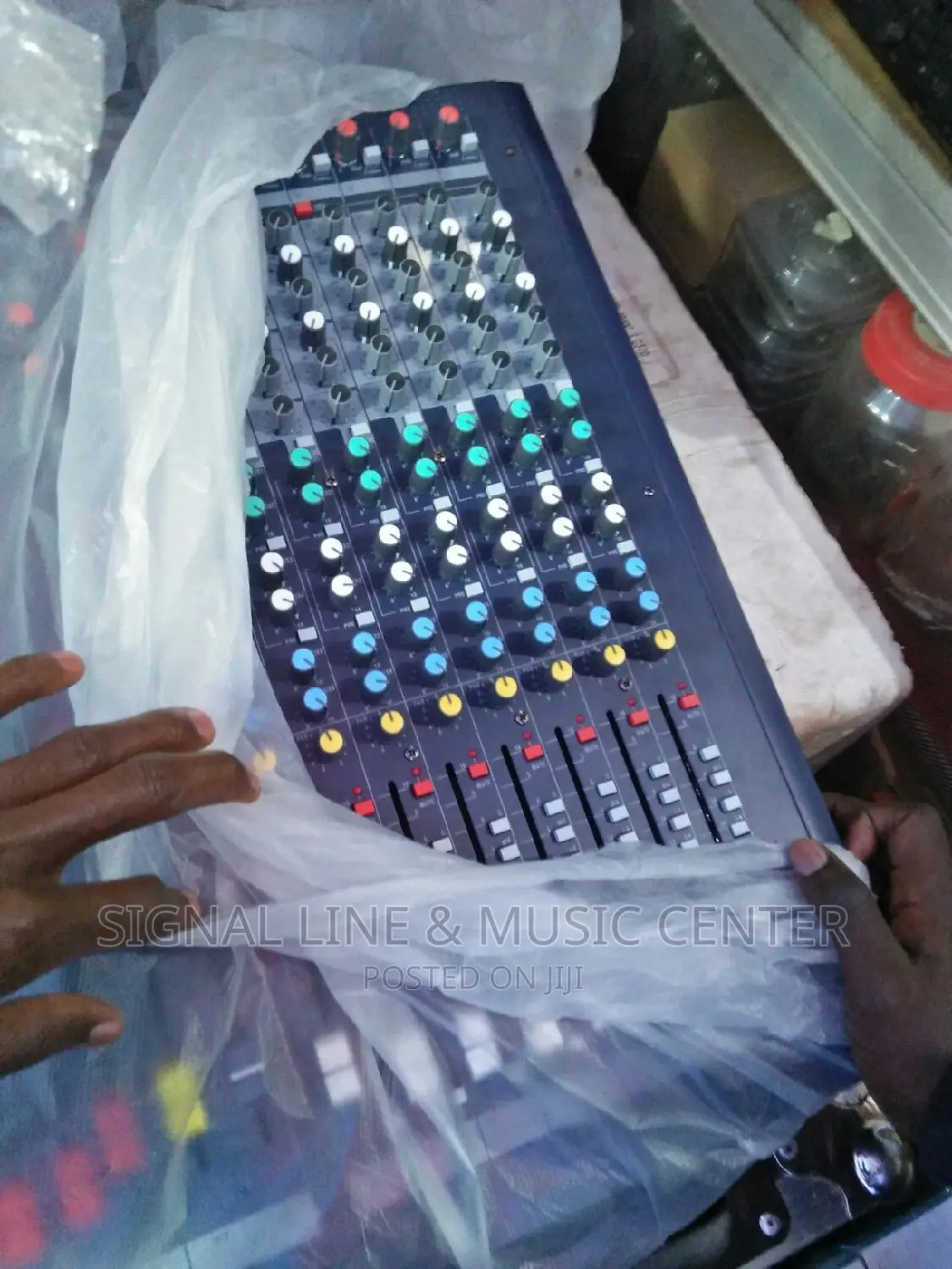 Lx9 Soundcraft 24 Channels Mixer