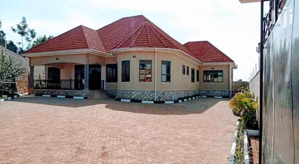Big House In Kira For Sell