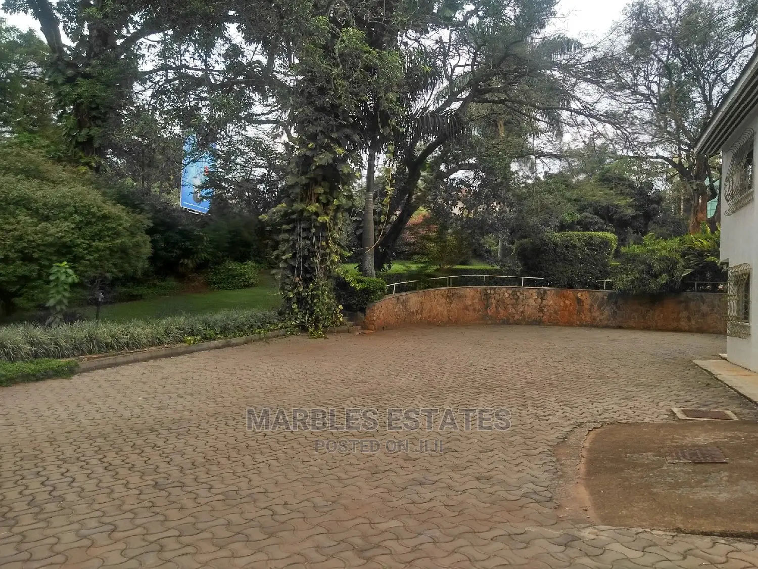 10bdrm House in Kololo, Kampala for Rent