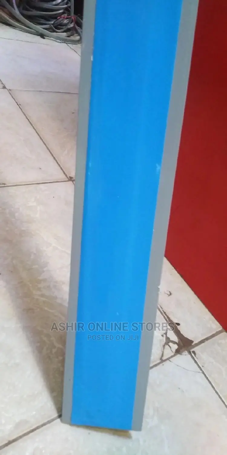 PVC Floor Trunking With Sticker /Gum. 70X20