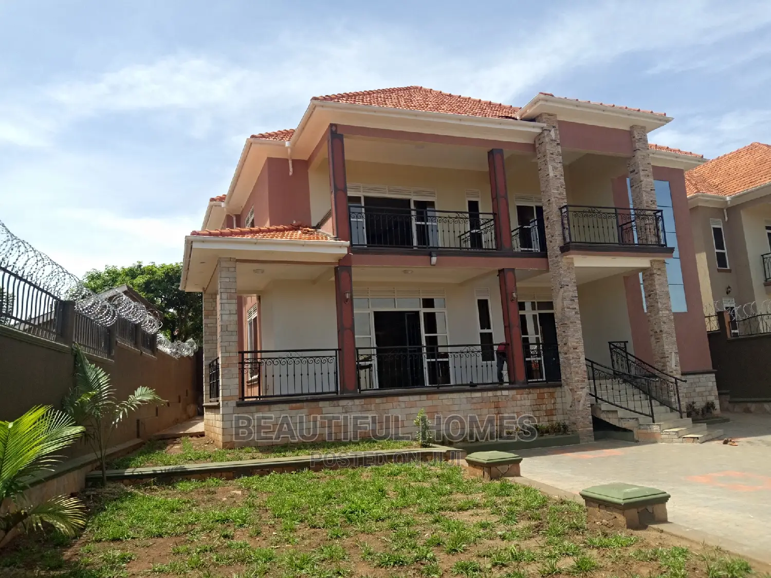 Furnished 6bdrm Mansion in Kira Tarmack Access, Kampala for Sale