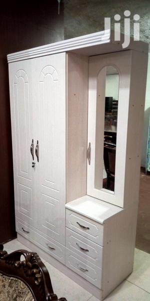 Executive Wadrop White Colour
