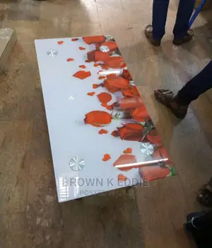 Glasa Center Table