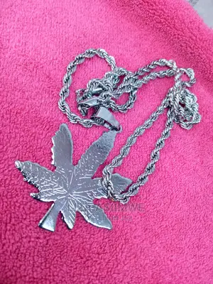 Quality Weed Chain Necklaces for Both the Men and Women