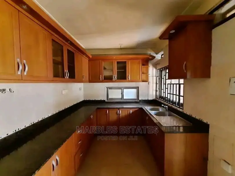 4bdrm Bungalow in Bugolobi, Kampala for Rent