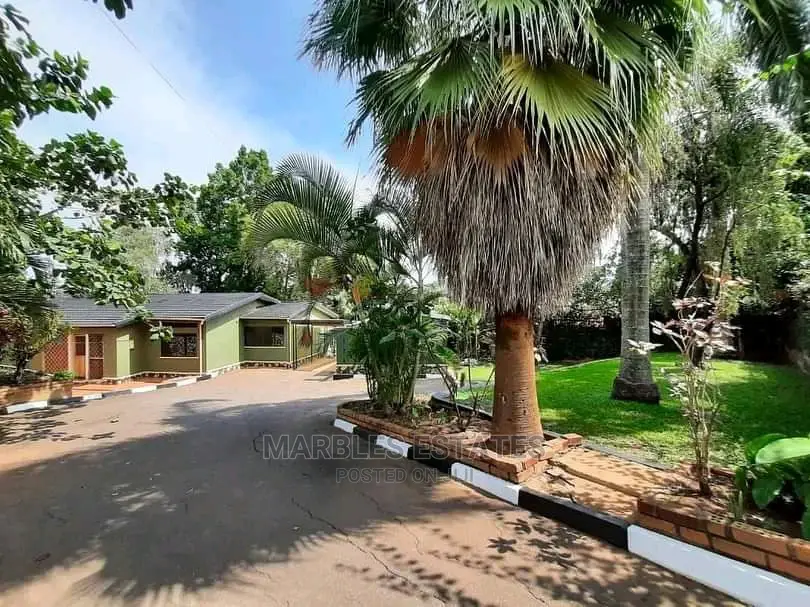 4bdrm Bungalow in Bugolobi, Kampala for Rent