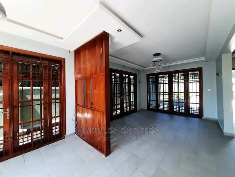 4bdrm Duplex in Munyonyo, Central Division for Sale