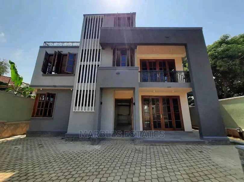 4bdrm Duplex in Munyonyo, Central Division for Sale