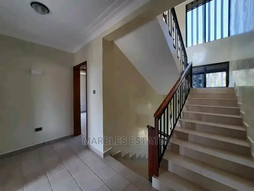 4bdrm Duplex in Munyonyo, Central Division for Sale