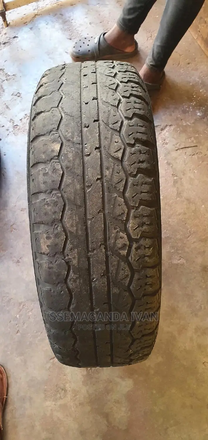 We Buy Your Used Car Tires In Reusable Condition