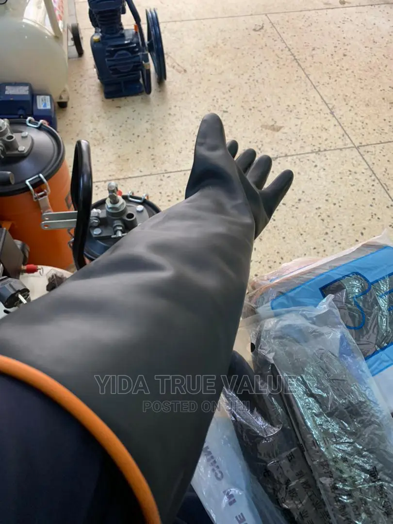 Chemica Resistance Gloves ( Cleaning Gloves )