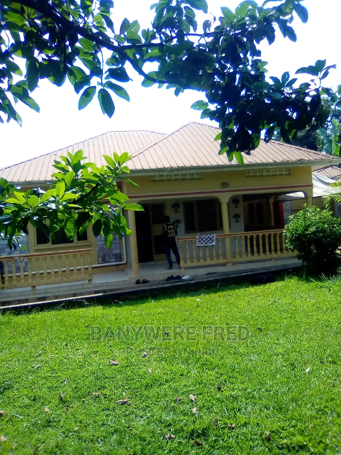 Furnished 4bdrm Bungalow in Kira for sale