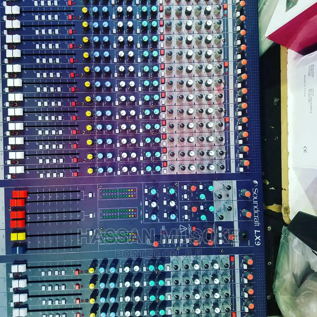 Soundcraft Plain Mixer