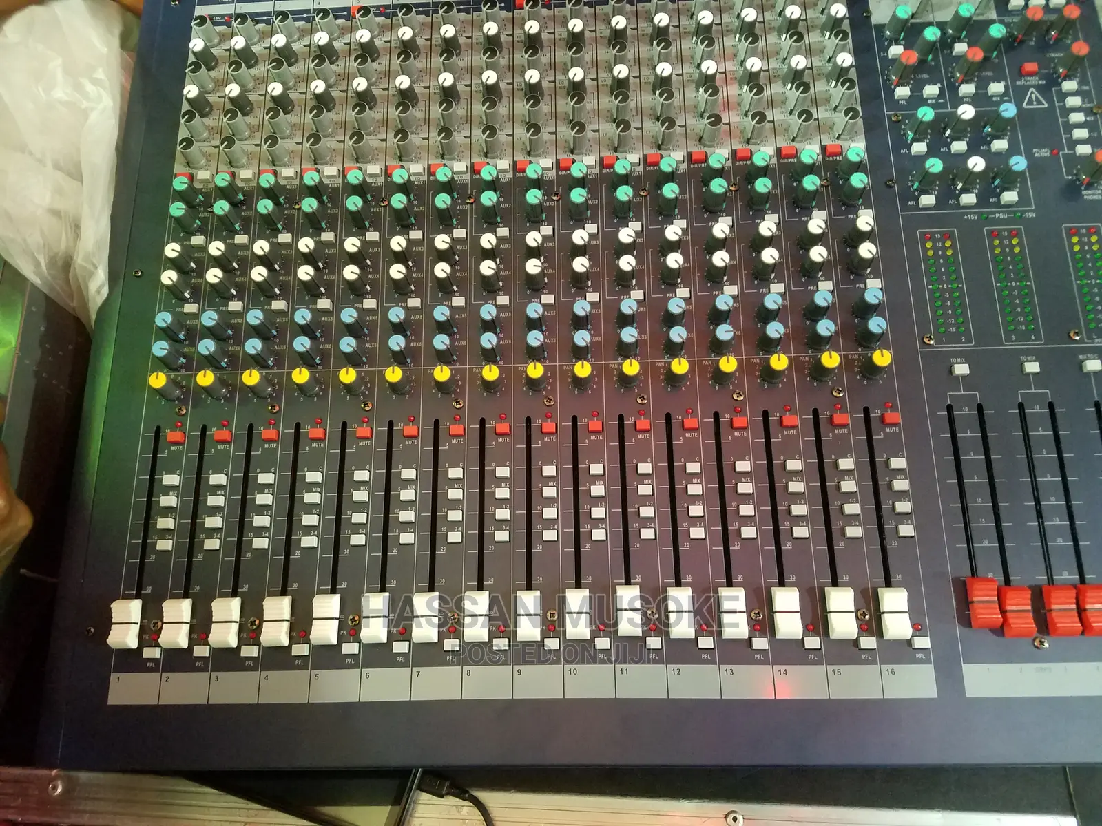 Soundcraft Plain Mixer