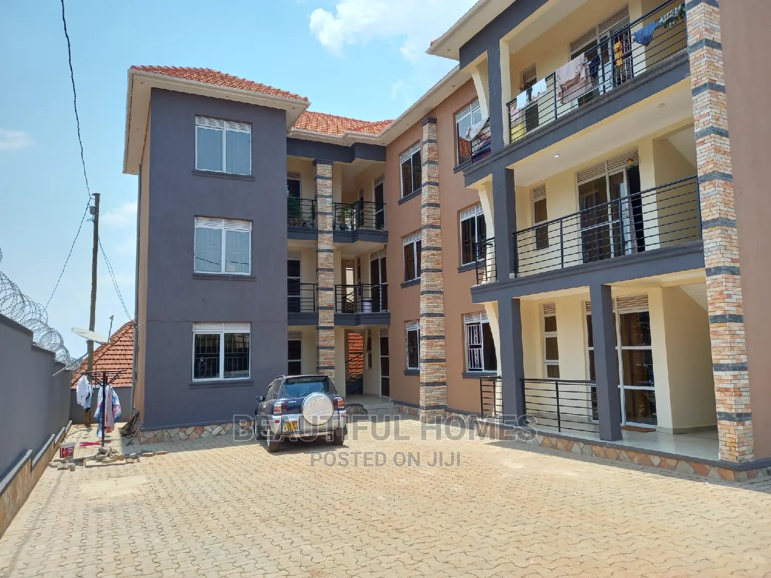 Furnished 5bdrm Mansion in Kira for Sale