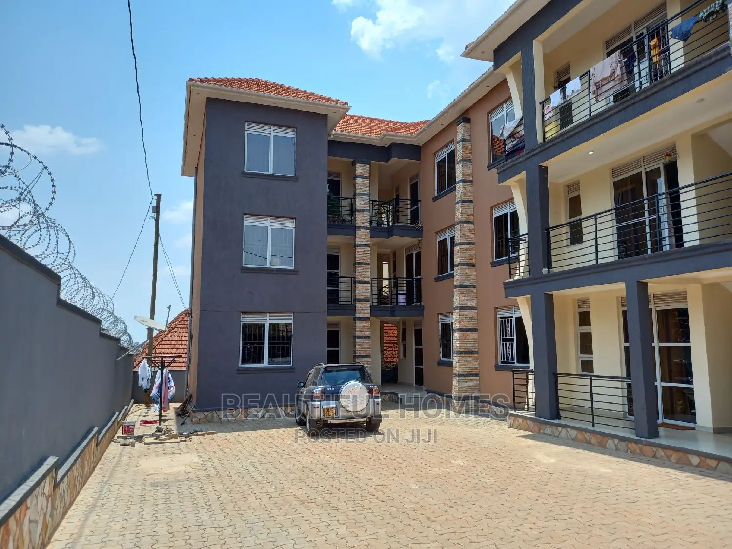 Furnished 5bdrm Mansion in Kira for Sale