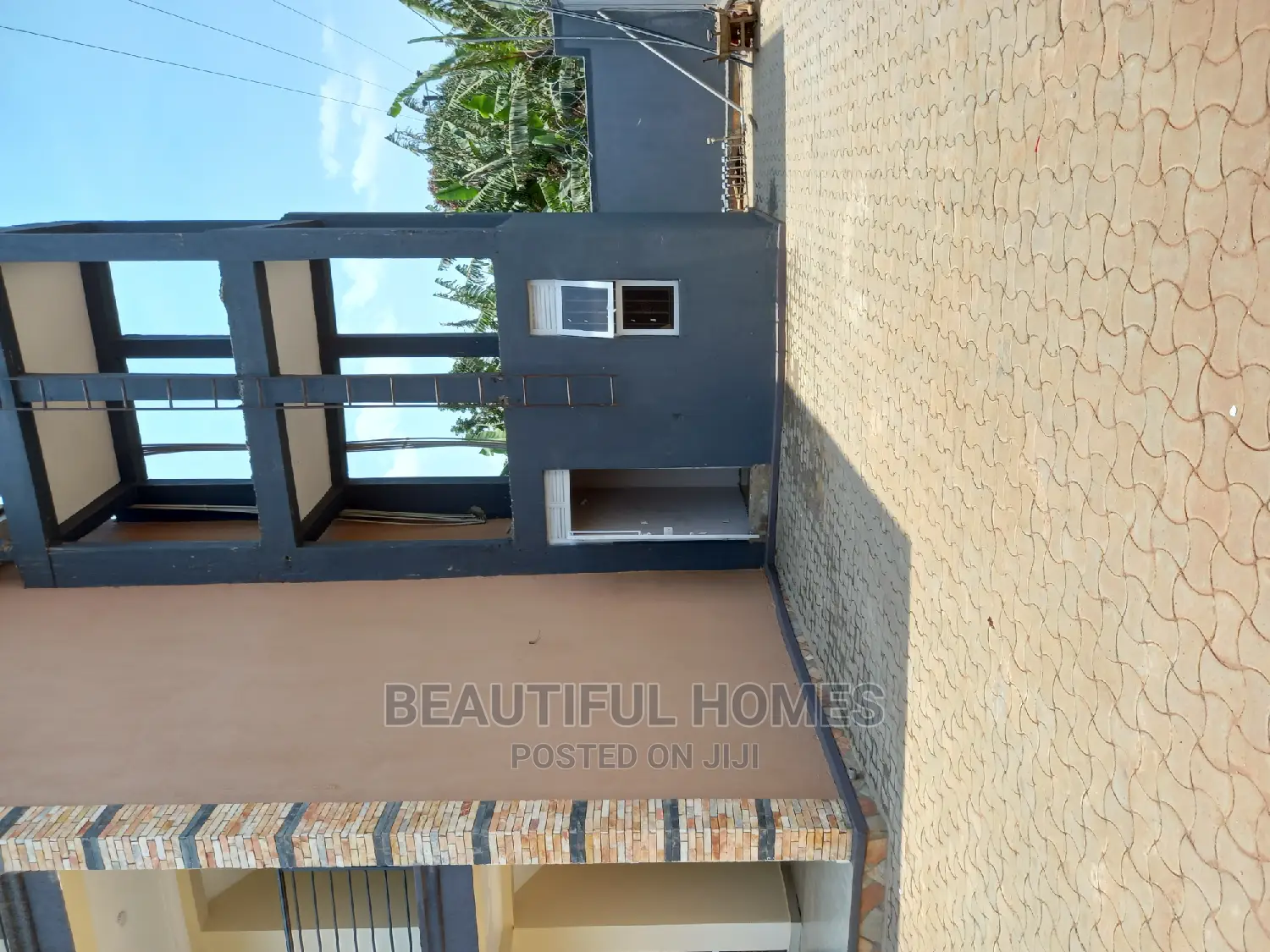 Furnished 5bdrm Mansion in Kira for Sale
