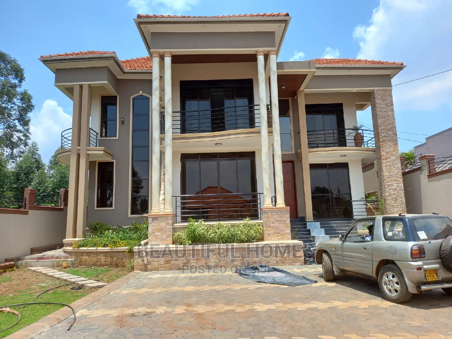 Furnished 5bdrm Mansion in Kira for Sale