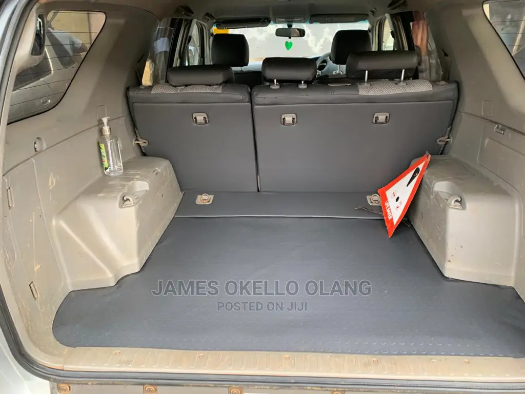 Floor Laying for Cars With Dotted Carpets Design