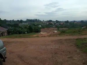 Residential 100*100 in Nakwero on Sell