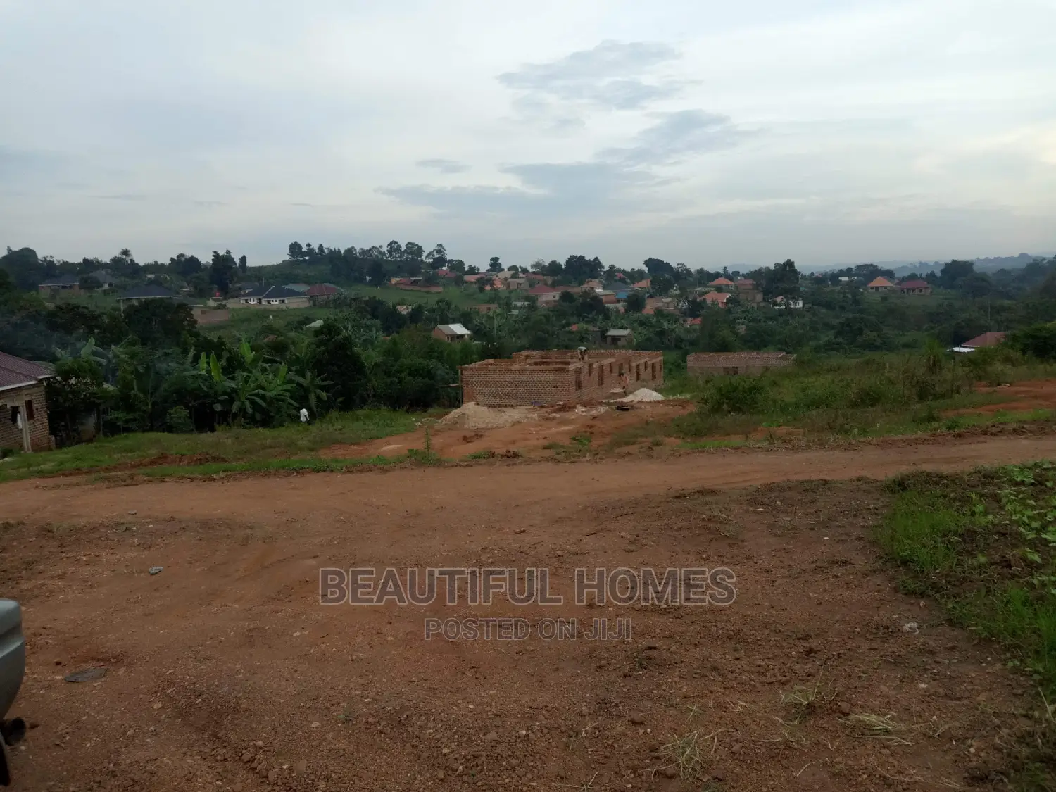 Residential 100*100 in Nakwero on Sell
