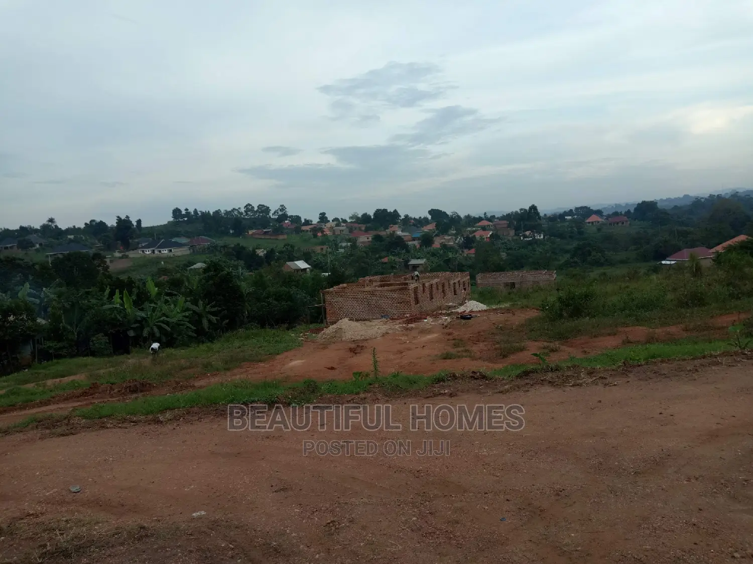 Residential 100*100 in Nakwero on Sell