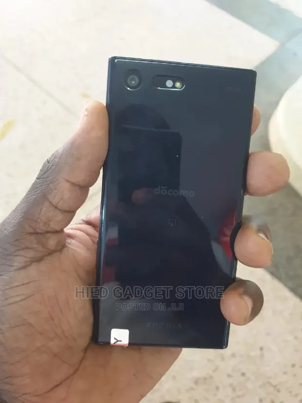 Xperia X Compact Black 32 GB docomo Xperia X Pink 32 GB docomo