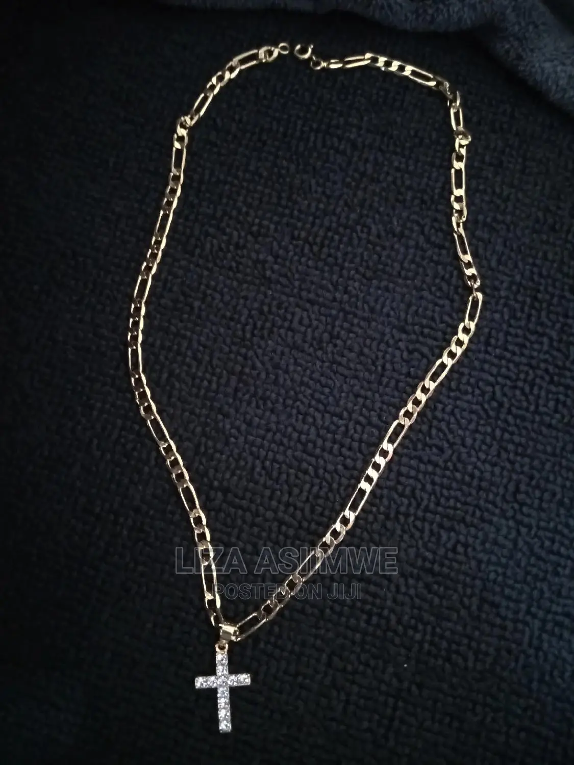 Authentic and Nice Mens Chains With a Cross Pendant