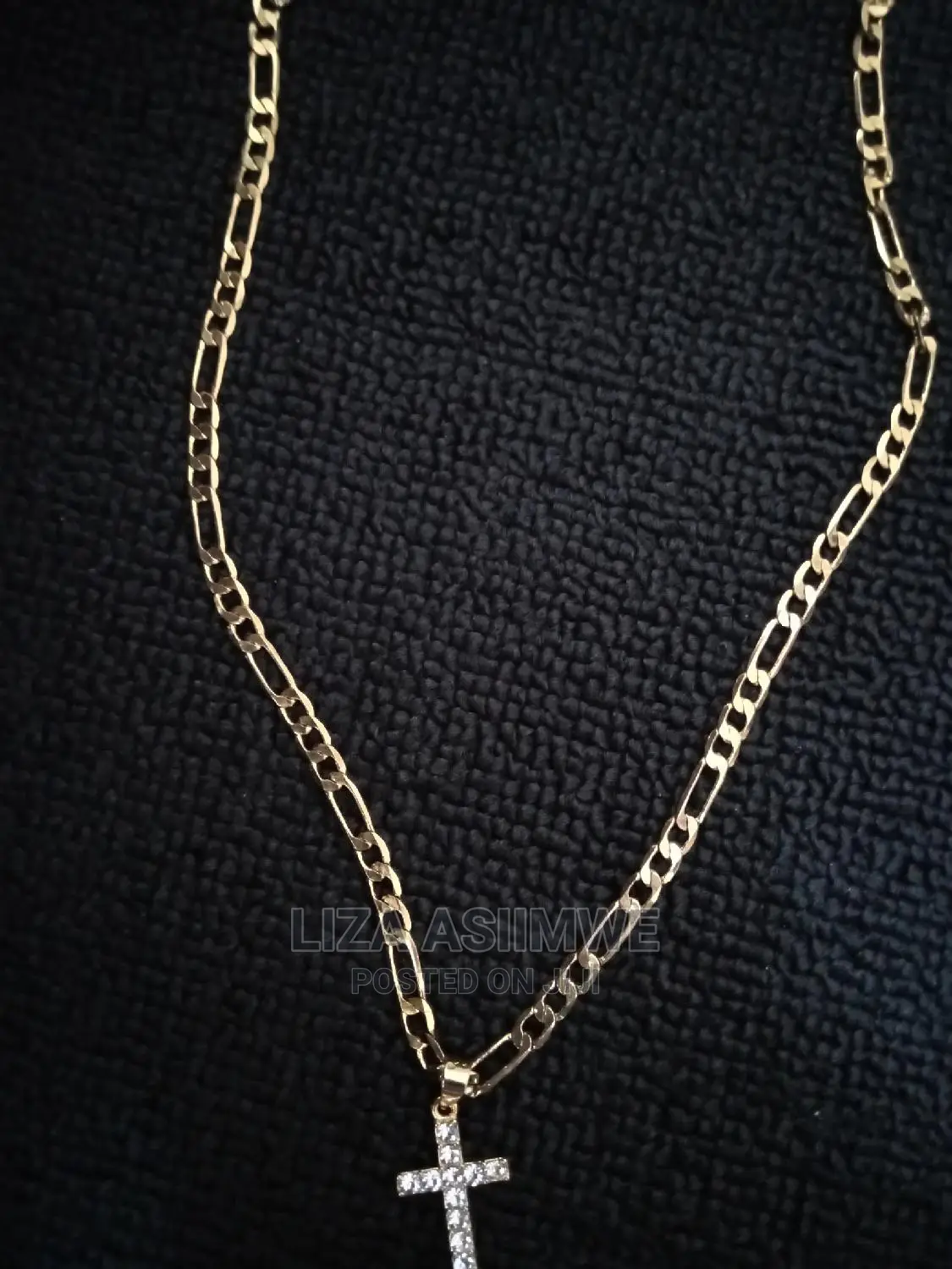 Authentic and Nice Mens Chains With a Cross Pendant