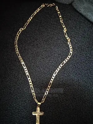Men's Quality and Unique Chains With a Cross Pendant