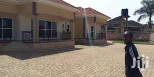 Kira Posh House Big On Sell