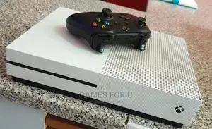 Xbox One Console With One Gamepad