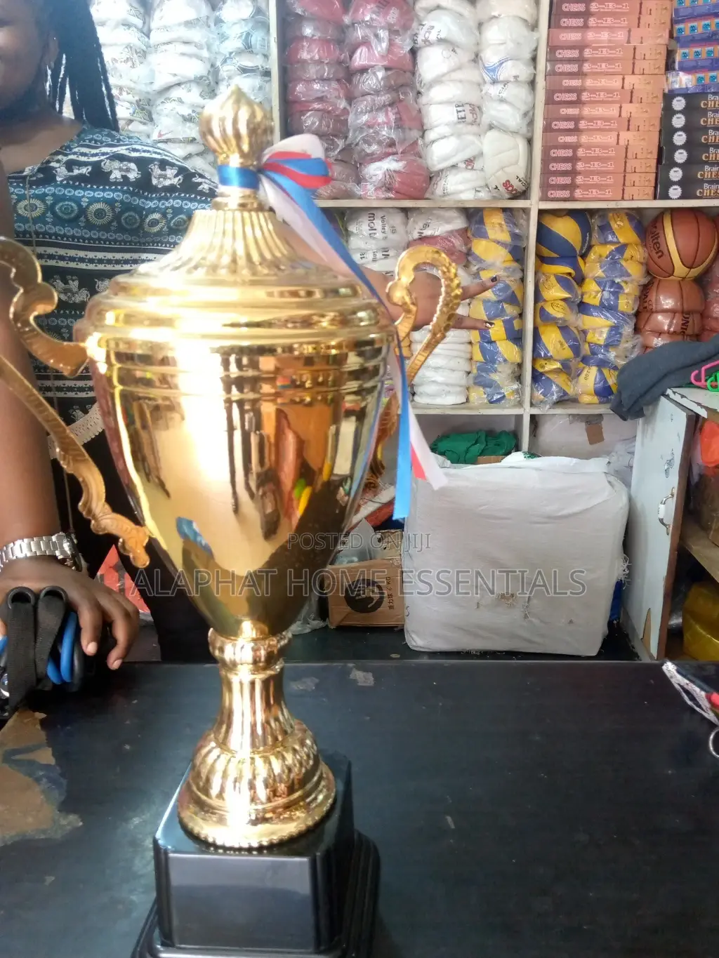 Golden Trophy Size B
